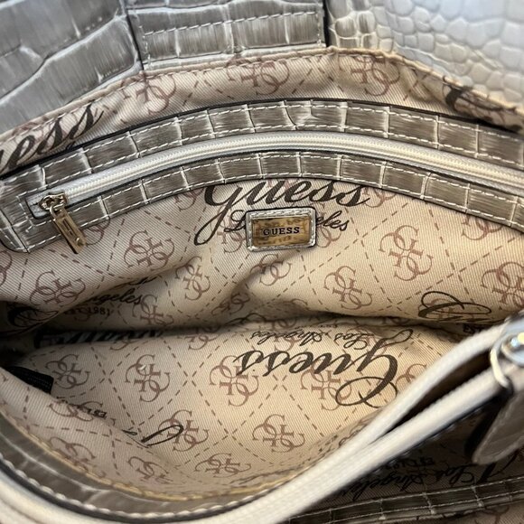 Guess two-tone alligator purse in good condition - Picture 6 of 7